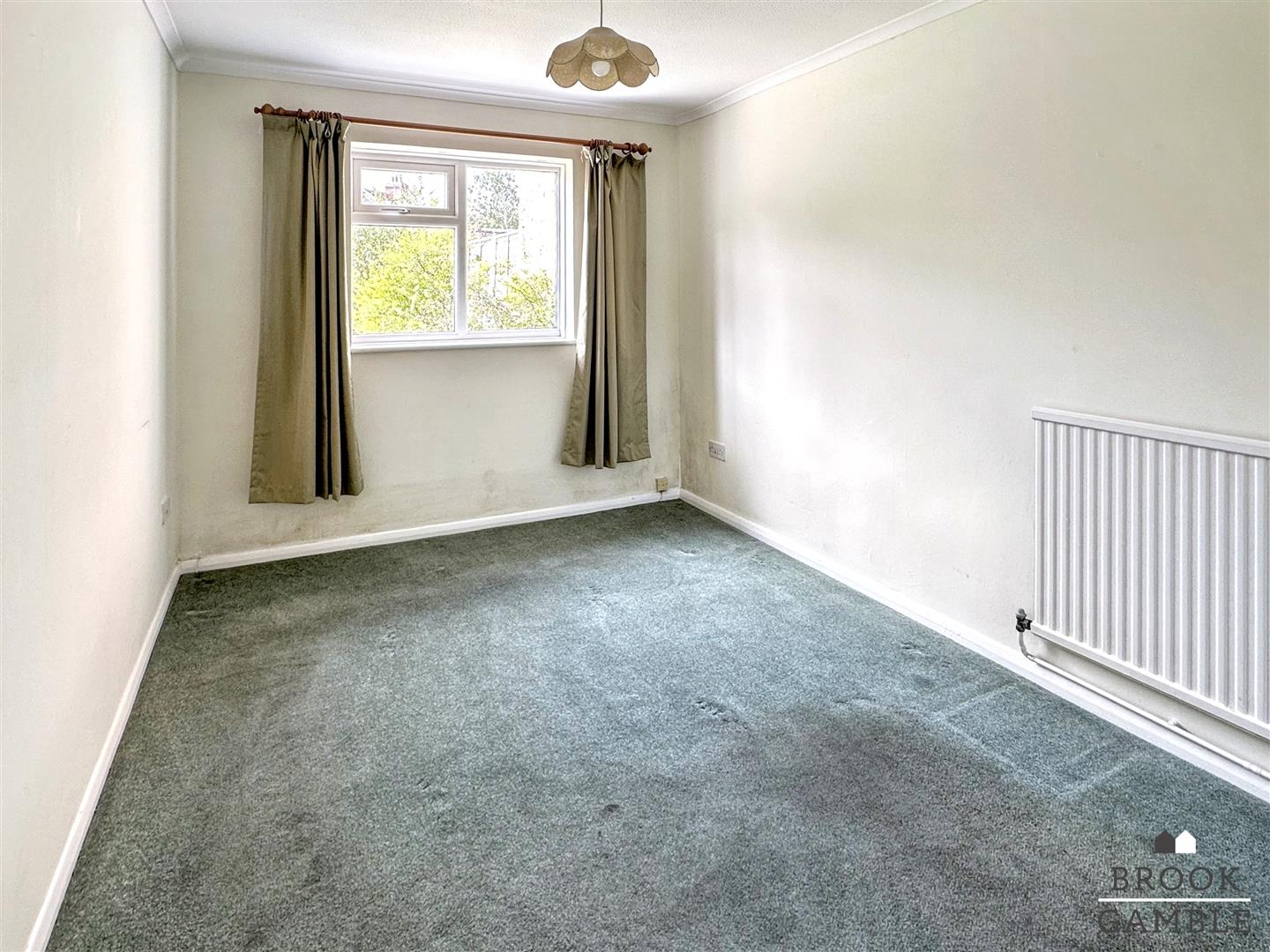 1 Bedroom Flat - Garden. 2 Charleston Road in Eastbourne,  7